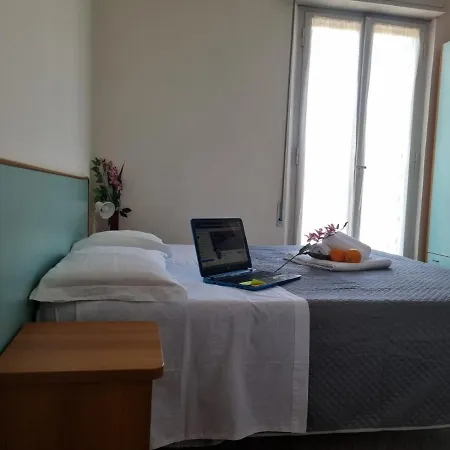 Luna Rossa Basic Hotel