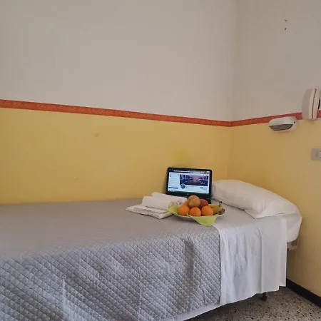 Luna Rossa Basic Hotel