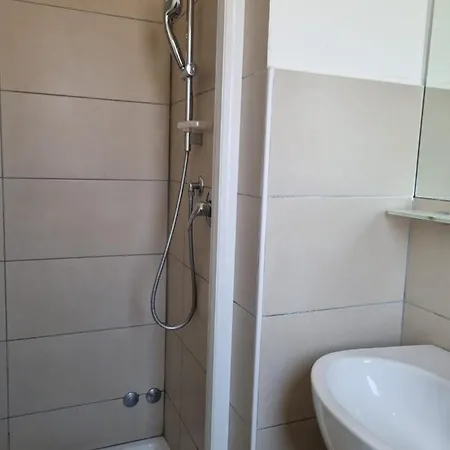 מלון Luna Rossa Basic 3*